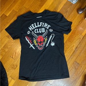 Netflix Stranger Things Tv Show Hellfire Club Tee Size Medium